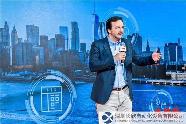 ABB電氣智慧電力開關和熔斷器裝置全球產品組負責人Jorge Lis致辭.jpg
