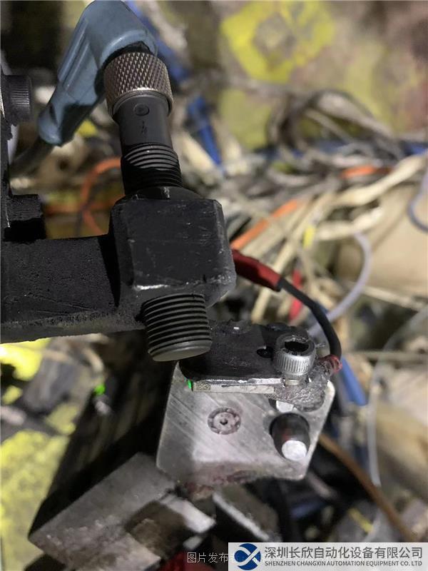 Contrinex防磁防焊型電感式傳感器確保在焊接機器的精準位置上放置正確的零部件.jpg
